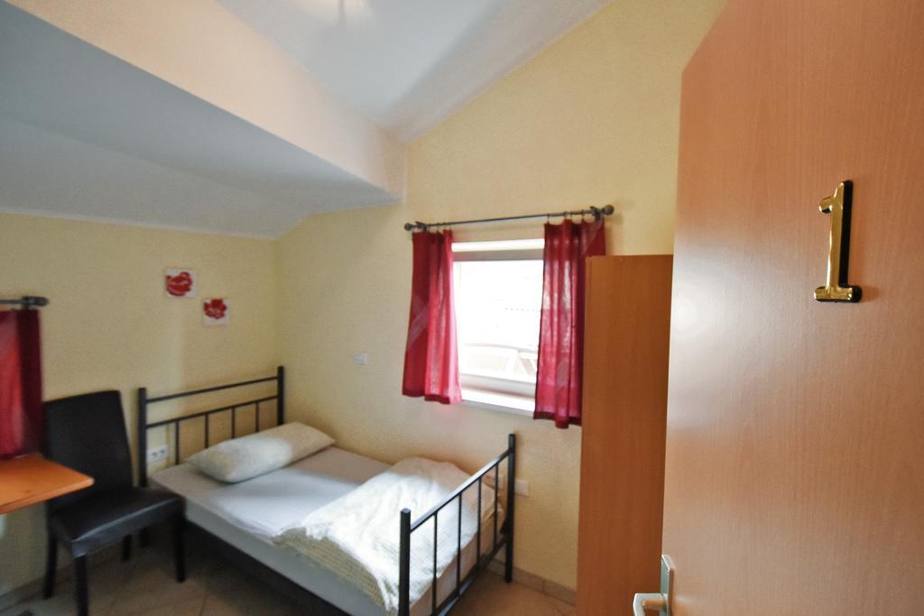 Hostel X Point Кобарид Стая снимка