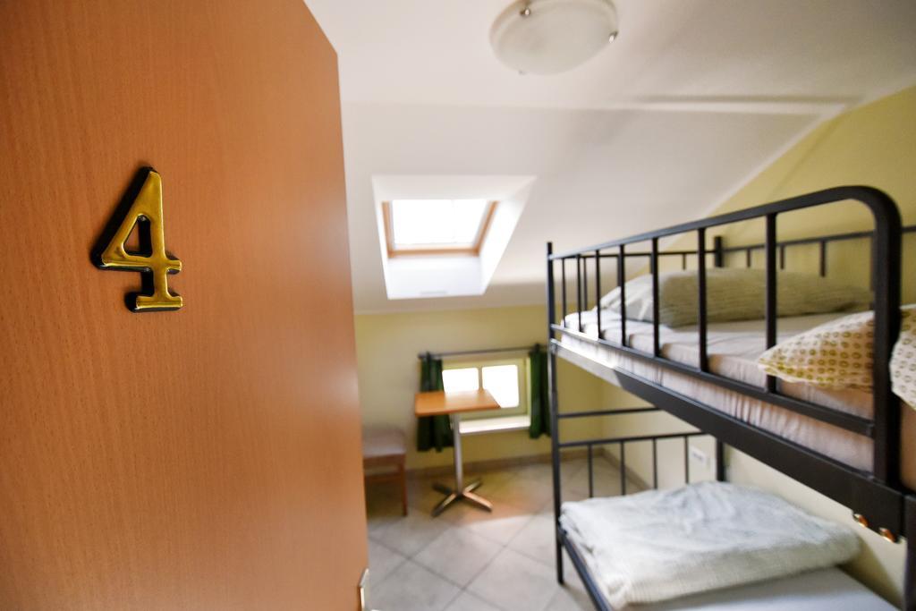 Hostel X Point Кобарид Екстериор снимка