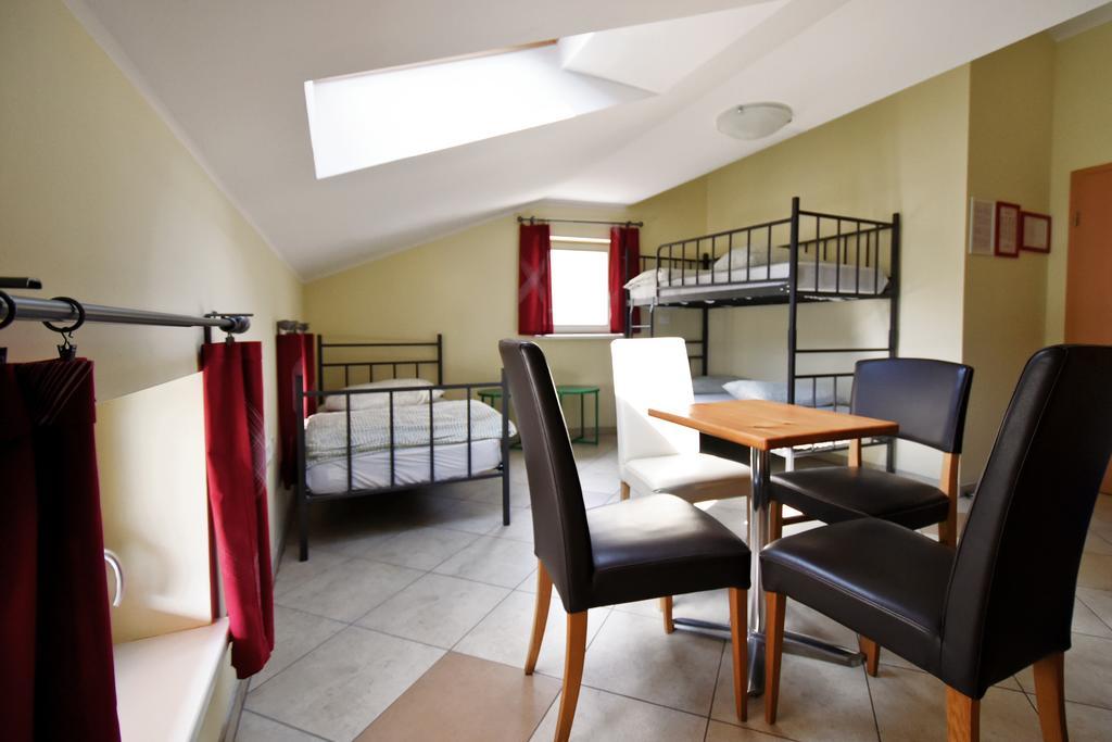 Hostel X Point Кобарид Екстериор снимка