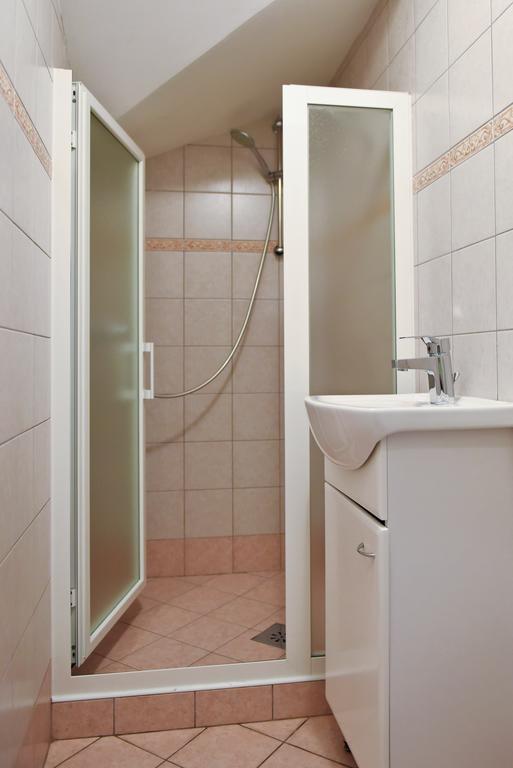 Hostel X Point Кобарид Екстериор снимка