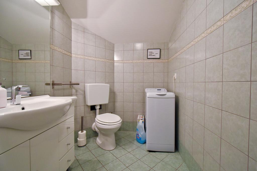 Hostel X Point Кобарид Екстериор снимка