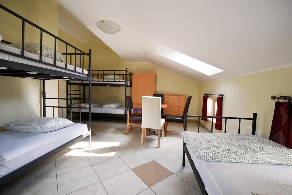 Hostel X Point Кобарид Екстериор снимка